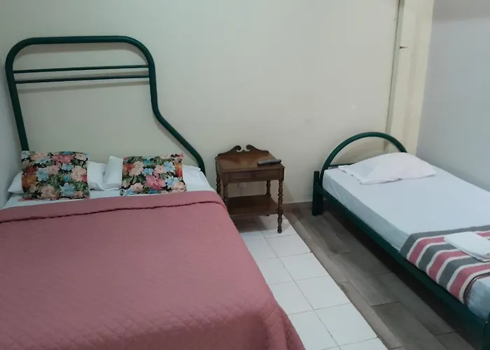 Gaudy\'S Hotel